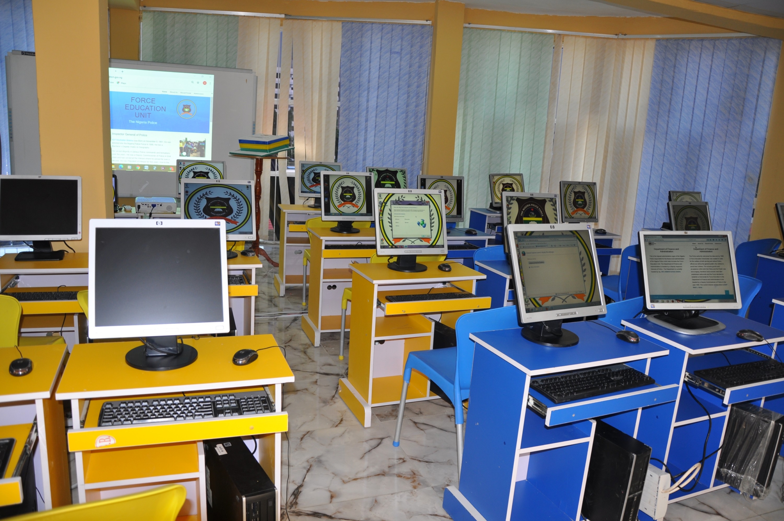 WELL EQUIPPED COMPUTER LAB